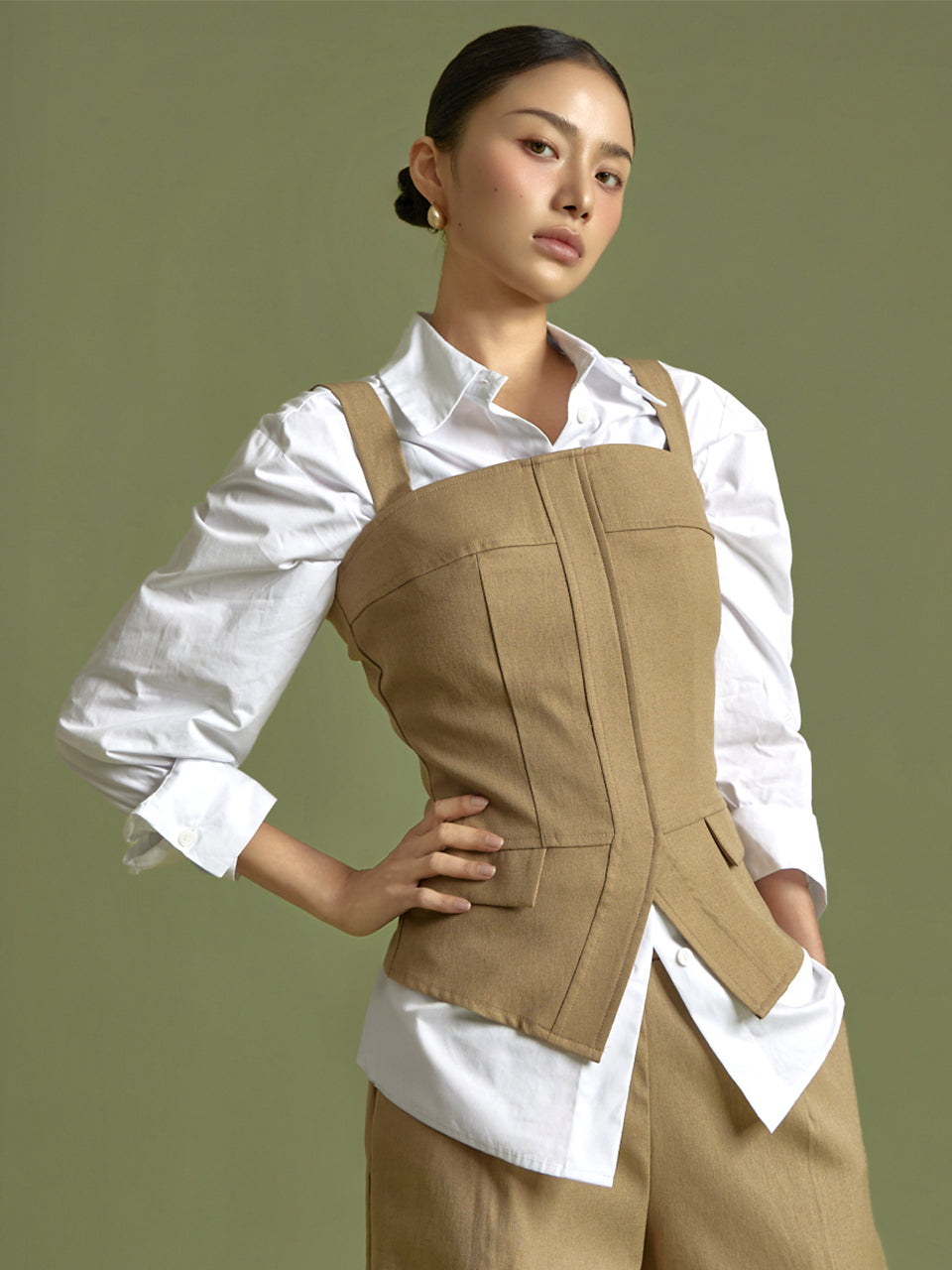 E9033 Square Sleeveless Top