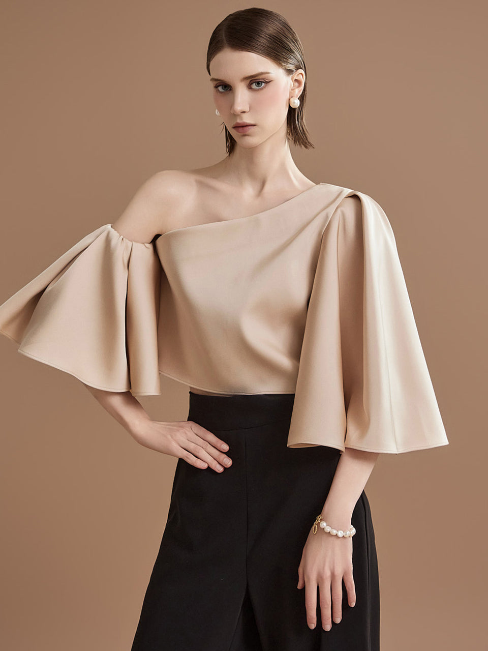 B9179 One Shoulder Blouse