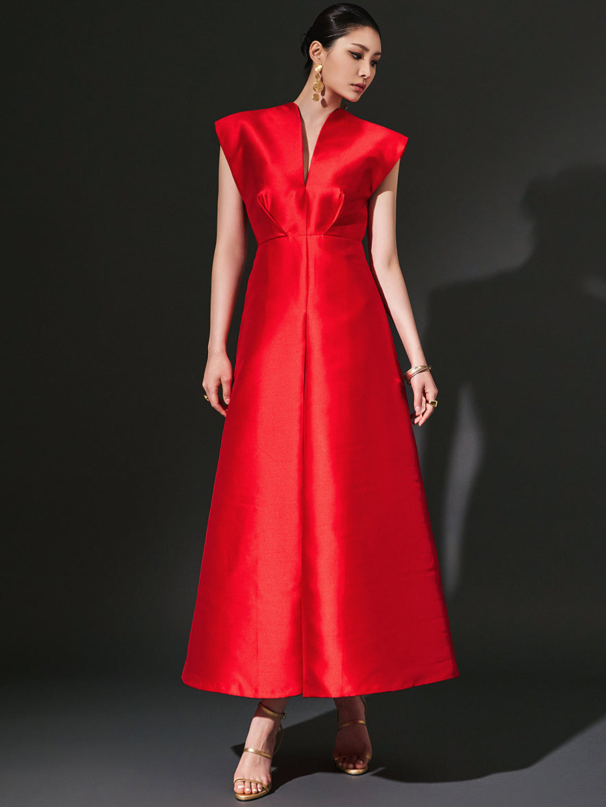 D9421 Back Slit Pintuck Long Dress