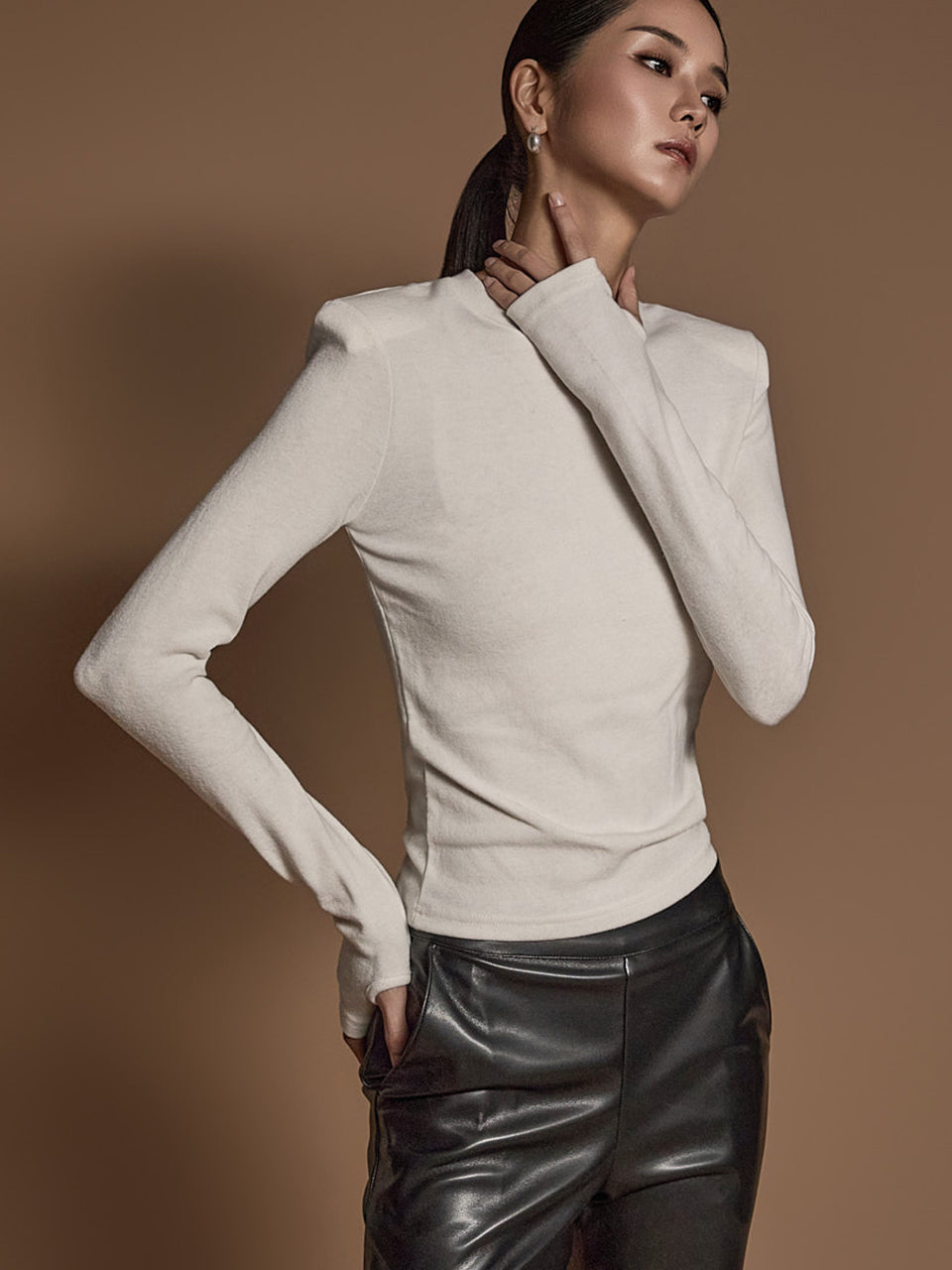 E3637 Shoulder Pad Warmer Top