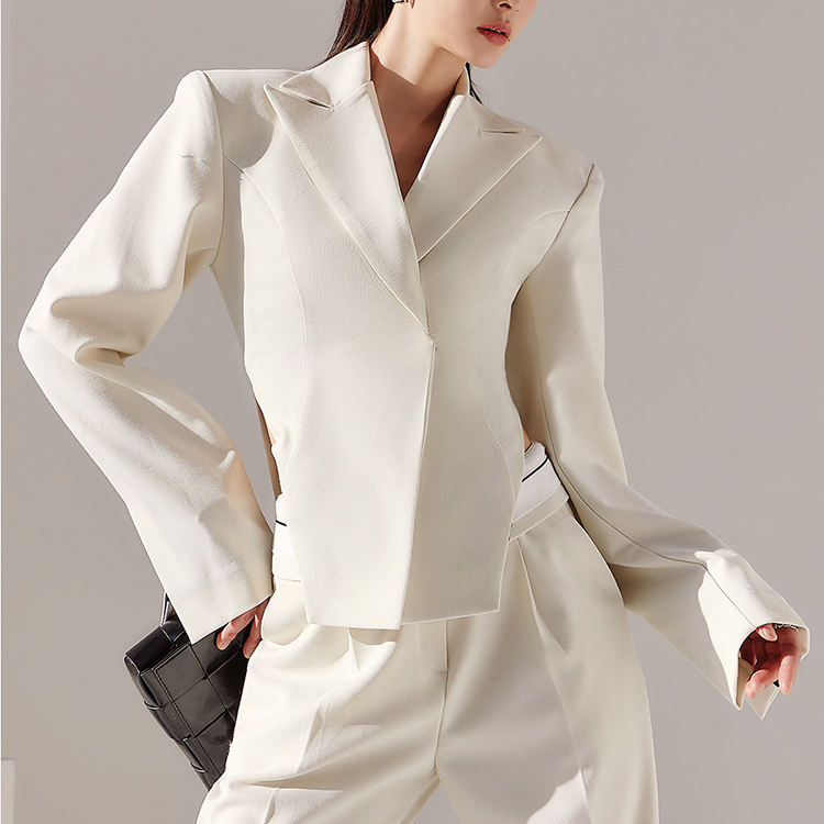 J9226 細褶方形露臍夾克