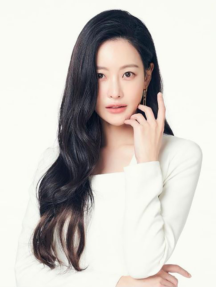 DINT CELEB<br><br> Oh Yeon-seo<br><br> D4373