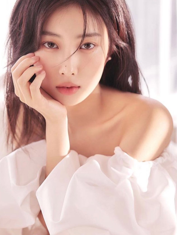 DINT CELEB<br><br>Kang Hyewon<br><br> B9121