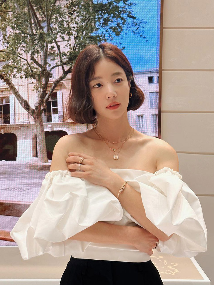DINT CELEB<br><br> Ki Eunse<br><br> B9121