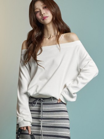 E3945 露肩运动服 Korea