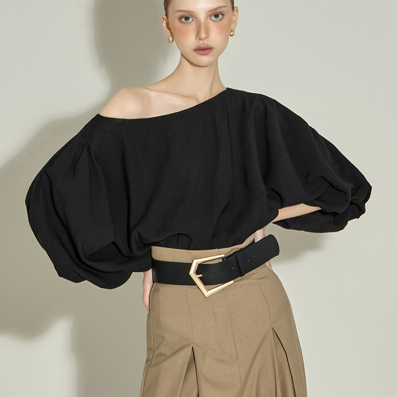 B3143 不規則 泡泡袖 雪紡衫