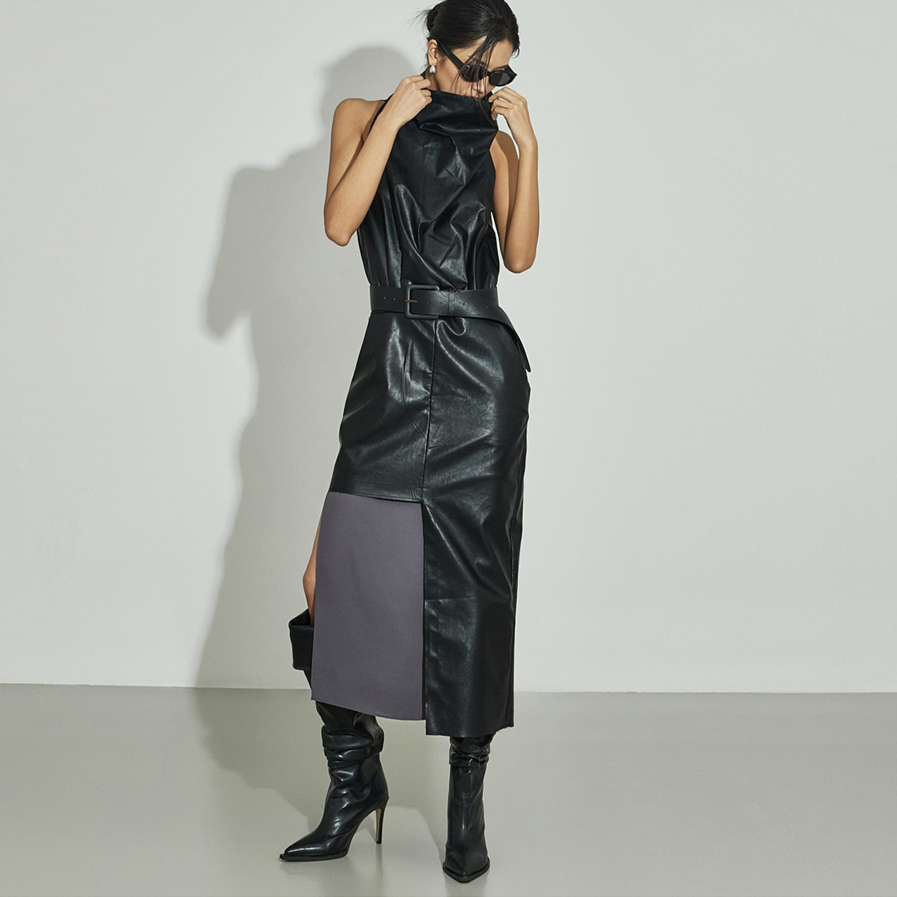 D9571 高领皮革腰帶連衣裙