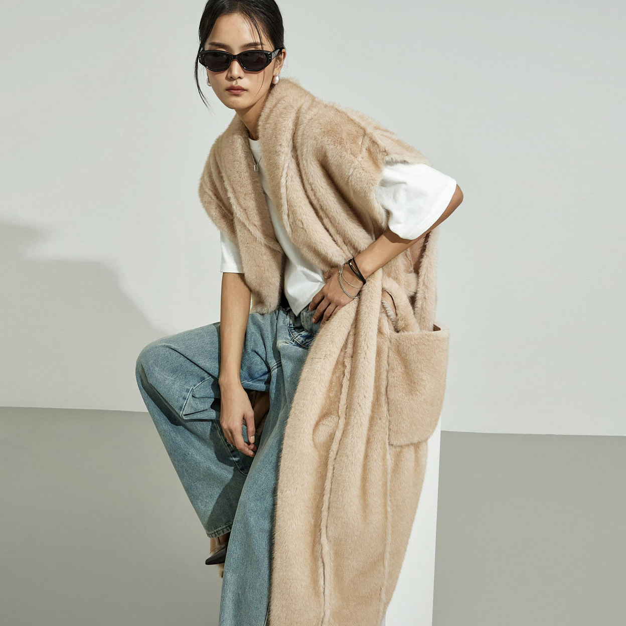 J9348 人造皮草绑带马甲