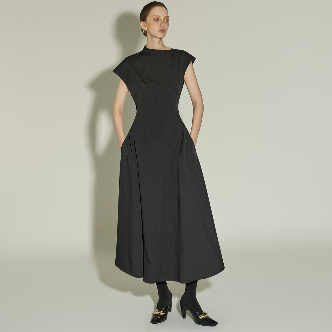 D9569 A曲线百褶連衣裙